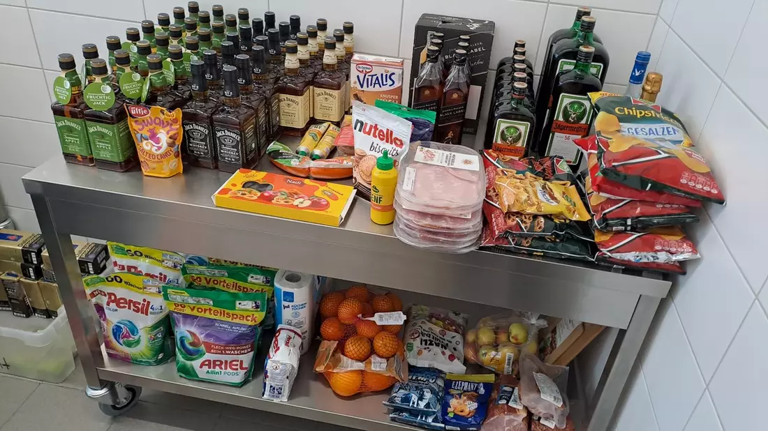 POL-EL: Nordhorn - Zwei Männer nach Diebstahl von Spirituosen und Lebensmitteln festgenommen (Foto) - Bild: presseportal.de