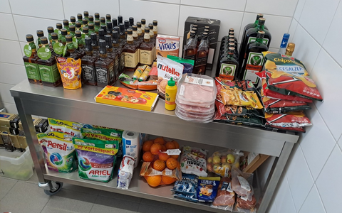 POL-EL: Nordhorn - Zwei Männer nach Diebstahl von Spirituosen und Lebensmitteln festgenommen (Foto) - Foto: presseportal.de