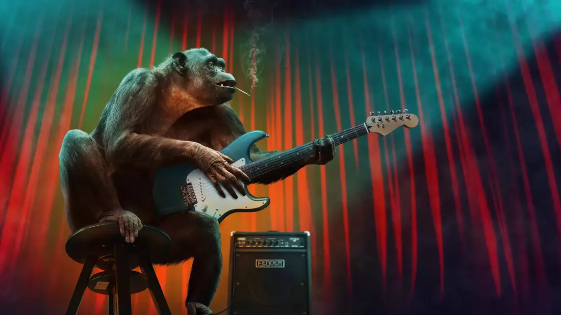 Schimpanse sitzt mit E-Gitarre und Zigarette neben Verstärker als KI-Motiv