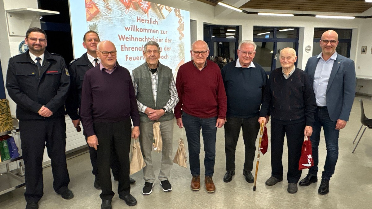 Feuerwehr Goch: Ehrenabteilung traf sich zur Weihnachtsfeier - Foto: presseportal.de