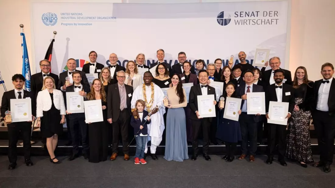 Der SDG Innovation Award 2025 zeigt: erfolgreiche Wirtschaft und nachhaltige Ziele passen - Senat der Wirtschaft und UNIDO zeichnen internationale Unternehmen, Städte und Bildungsinitiativen aus - Bild: presseportal.de