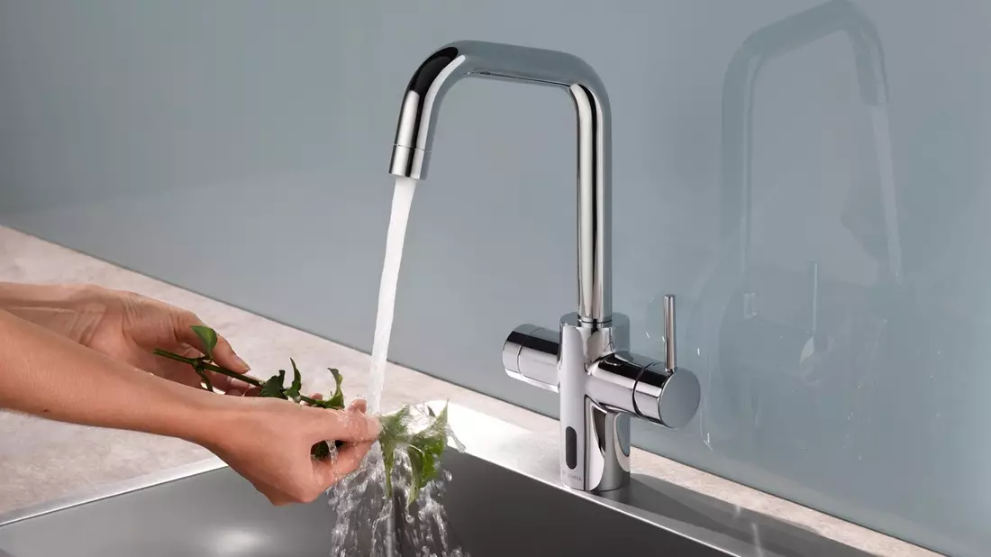 Küchenarmatur GRANDIS E von SCHELL: Hygienische und flexible Lösung für moderne Küchen - Bild: presseportal.de