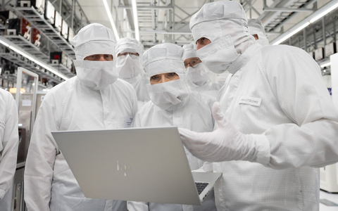 Mikrochips sind für zahlreiche Wirtschaftszweige unverzichtbar. (Symbolbild)  - Foto: Sebastian Kahnert/dpa