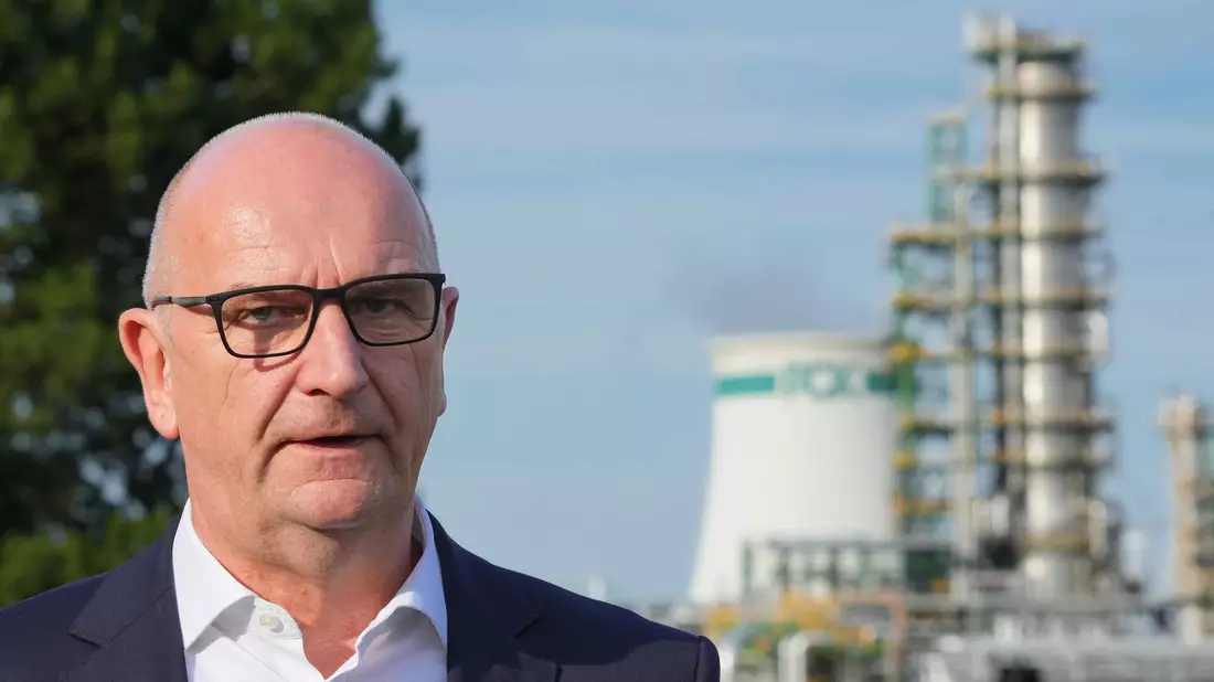 Brandenburgs Ministerpräsident Dietmar Woidke (SPD) äußert sich zum Leck an der Öl-Pipeline. (Archivbild) - Bild: Soeren Stache/dpa