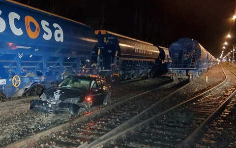 POL-HRO: Fahrzeugführer nach Verkehrsunfallflucht in Rostock-Schmarl gestellt - Foto: presseportal.de