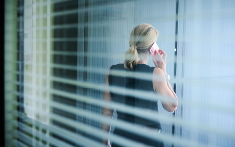 Mehr als jede dritte Position in den Führungsetagen großer öffentlicher Unternehmen ist inzwischen von einer Frau besetzt. (Symbolbild)  - Foto: Annette Riedl/dpa