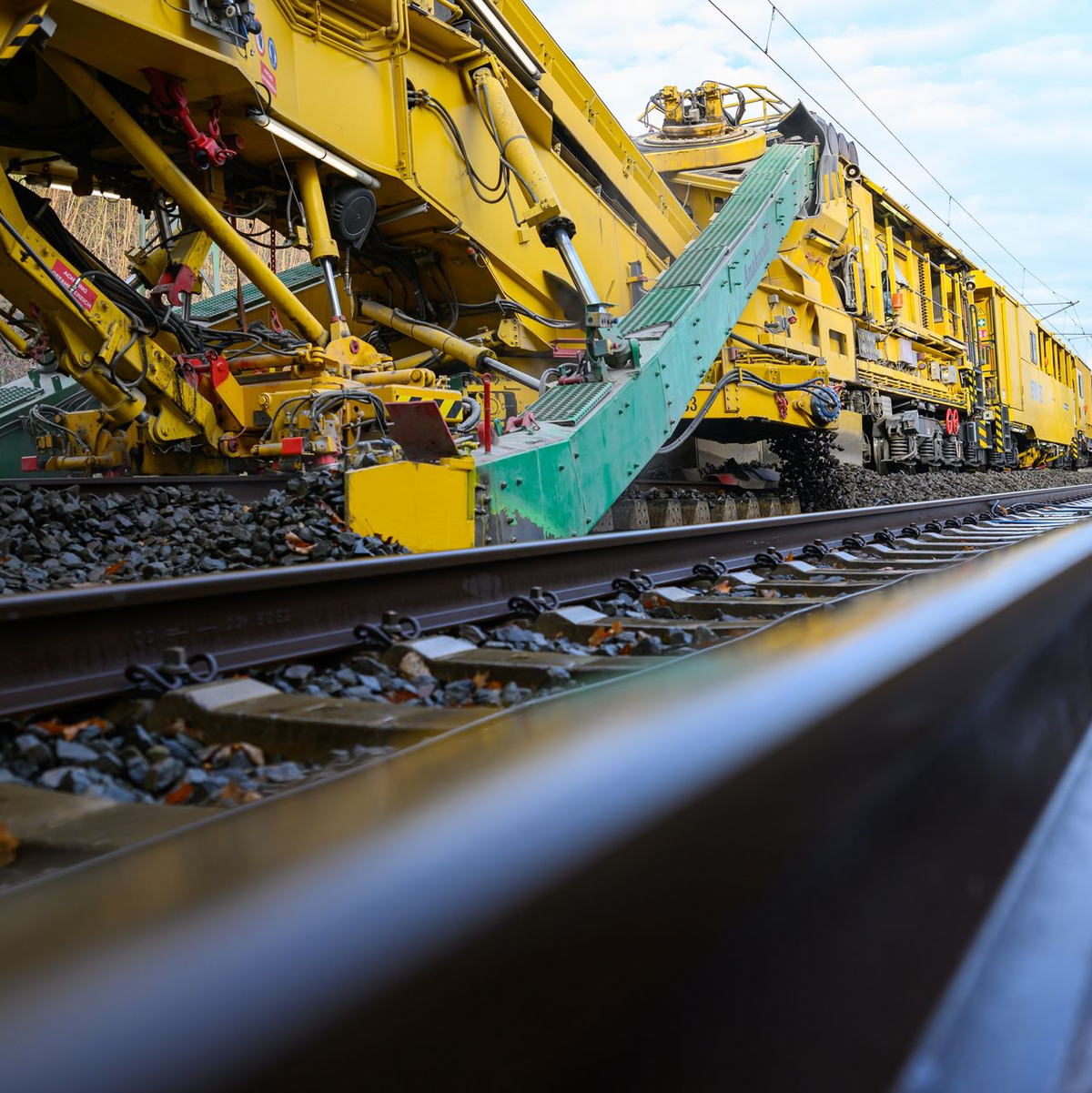 Auch im kommenden Jahr wird auf dem deutschen Schienennetz umfassend gebaut. (Archivbild) - Foto: Hendrik Schmidt/dpa