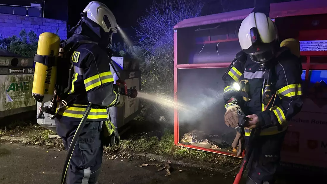 FW-EN: Brand im Altkleidercontainer - Bild: presseportal.de