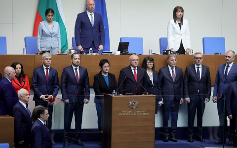Unter dem Druck von Straßenprotesten ist die Regierung von Bulgariens Ministerpräsident Rossen Scheljaskow zurückgetreten. - Foto: Valentina Petrova/AP/dpa