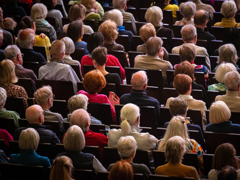 Destatis zufolge wächst die Zahl der 67-Jährigen und Älteren bis 2038 weiter. (Symbolbild) - Foto: Sina Schuldt/dpa