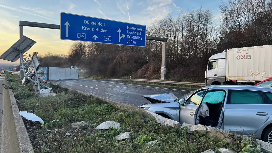 FW-HAAN: Brand eines Gefahrguttransporters auf der A 46 - Warnung für Bereich Mahnert - Bild: presseportal.de
