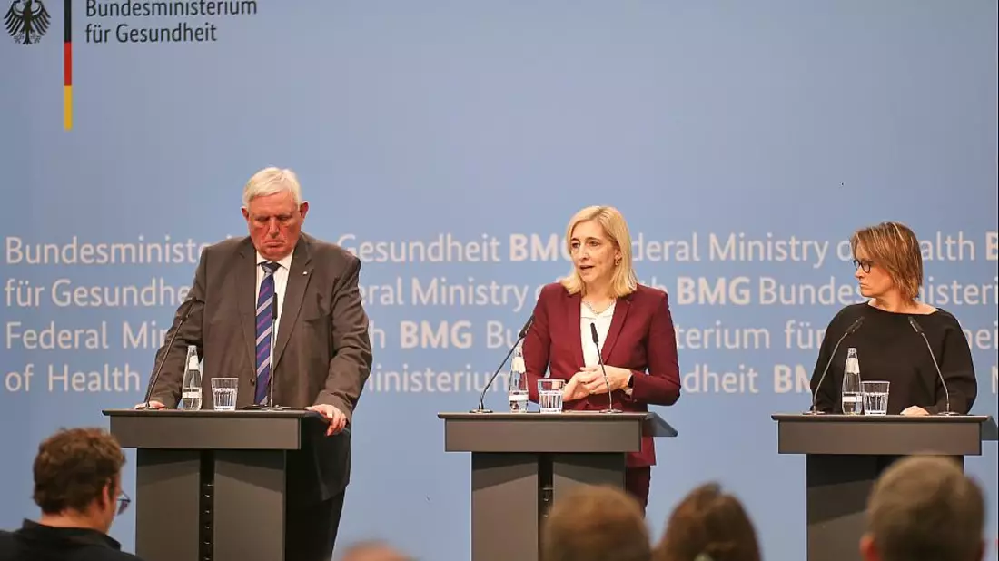 Laumann, Warken, Schlotzhaue am 11.12.2025 - Bild: über dts Nachrichtenagentur