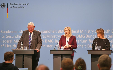 Laumann, Warken, Schlotzhaue am 11.12.2025 - Foto: über dts Nachrichtenagentur