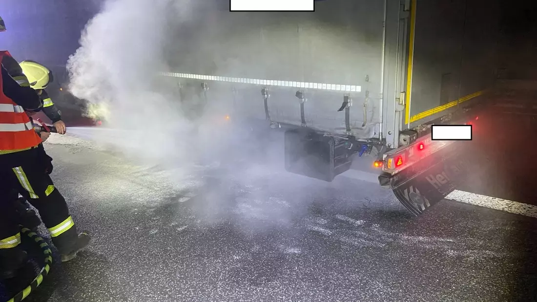 POL-PDNW: Polizeiautobahnstation Ruchheim - Brennender LKW auf der A65 - Bild: presseportal.de