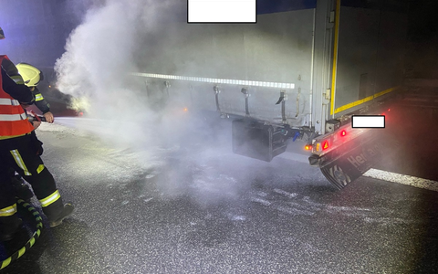 POL-PDNW: Polizeiautobahnstation Ruchheim - Brennender LKW auf der A65 - Foto: presseportal.de