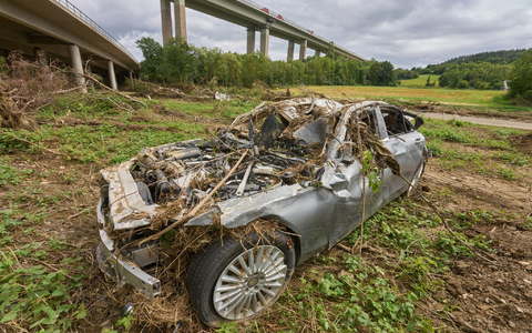 Künftig sollen aus schrottreifen Autos und anderen Fahrzeugen mehr Rohstoffe gewonnen werden. (Symbolbild)  - Foto: Thomas Frey/dpa