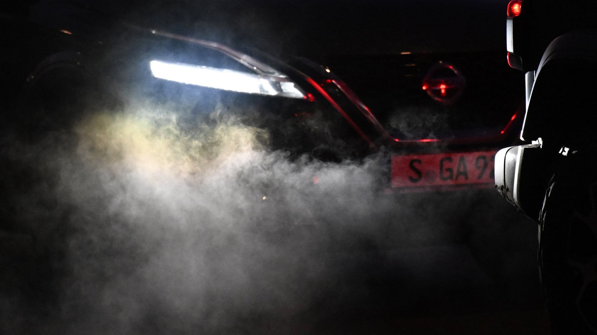 Die EU-Kommission will eine Rücknahme des sogenannten Verbrenner-Aus vorschlagen. (Archivbild) - Foto: Bernd Weißbrod/dpa