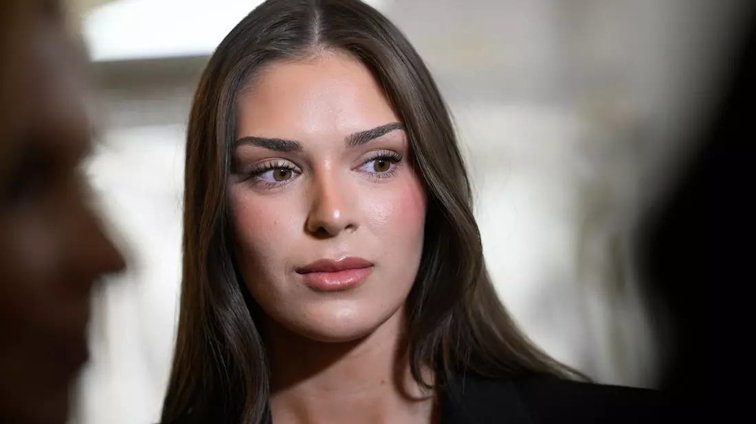 Miss Finnland Sarah Dzafce hat ihren Titel und ihre Krone verloren. - Bild: Emmi Korhonen/Lehtikuva/dpa