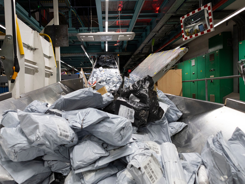 Ob günstige Produkte durch die neuen Vorgaben der EU teurer werden, dürfte abzuwarten bleiben. - Foto: Hannes P Albert/dpa