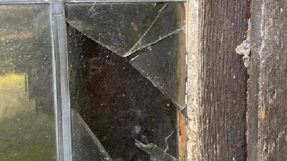 POL-PIROK: Kirchenscheibe beschädigt - Bild: presseportal.de