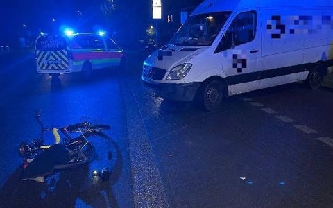 POL-STD: 57-jährige Radfahrerin von Transporterfahrer übersehen und schwer verletzt - Foto: presseportal.de