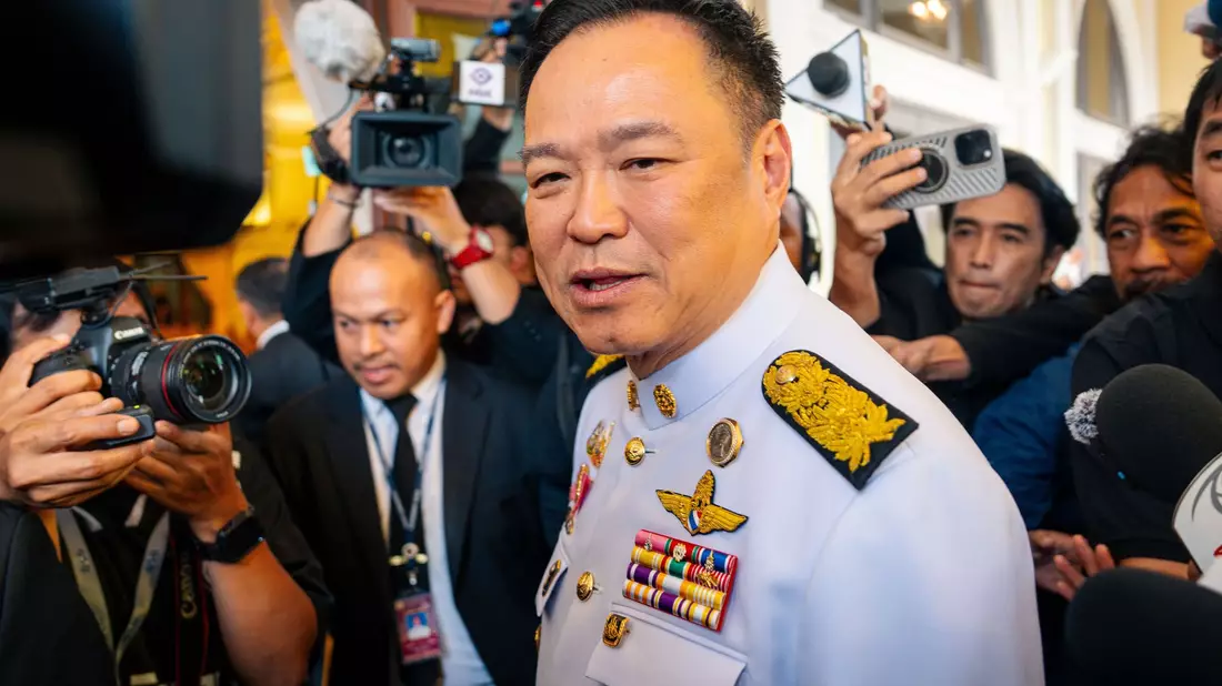 Derzeit lehnt der thailändische RegierungschefAnutin Charnvirakul eine Waffenruhe mit Kambodscha ab. - Bild: Arnun Chonmahatrakool/AP/dpa