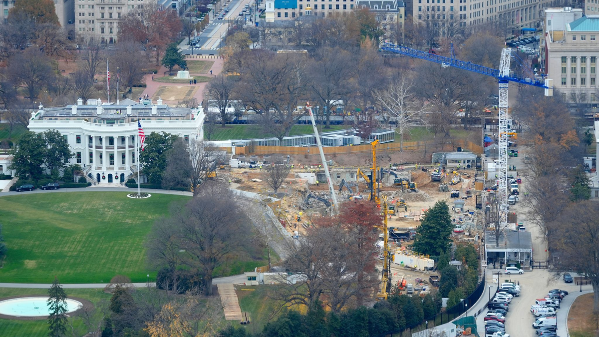 Nun gibt es eine Klage gegen den Bau von Trumps Ballsaal. (Archivbild) - Foto: Pablo Martinez Monsivais/AP/dpa