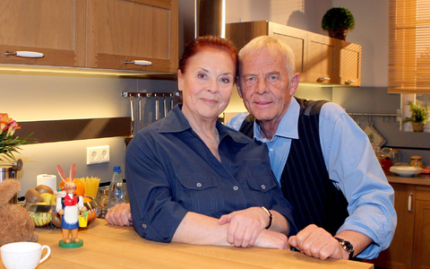Becker (2. von rechts) gehörte viele Jahre zum Team der ARD-Serie «In aller Freundschaft».  - Foto: picture alliance / dpa