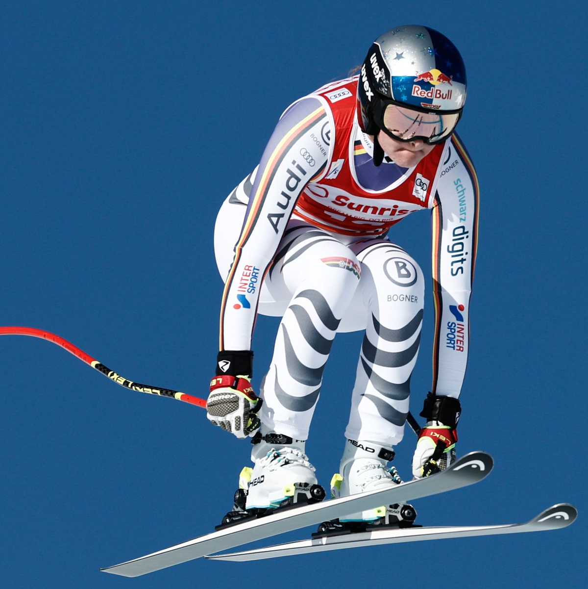 Emma Aicher zeigte im zweiten Rennen von St. Moritz eine famose Fahrt. - Foto: Gabriele Facciotti/AP/dpa