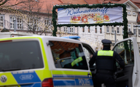 Die Polizei ist daher vorsorglich mit verstärkten Kräften vor Ort. - Foto: Swen Pförtner/dpa