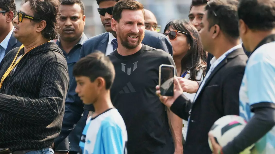 Am Rande der Tour von Lionel Messi in Indien gab es Ausschreitungen. - Bild: Bikas Das/AP/dpa