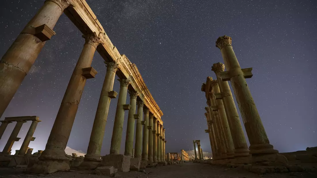In der antiken Wüstenstadt Palmyra sollen Unbekannte US-Soldaten und syrische Streitkräfte beschossen und verletzt haben. (Archiv) - Bild: Ghaith Alsayed/AP/dpa