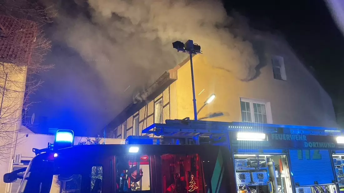 FW-DO: Brand in Dortmund Asseln / Brand in einem Fachwerkhaus - Bild: presseportal.de