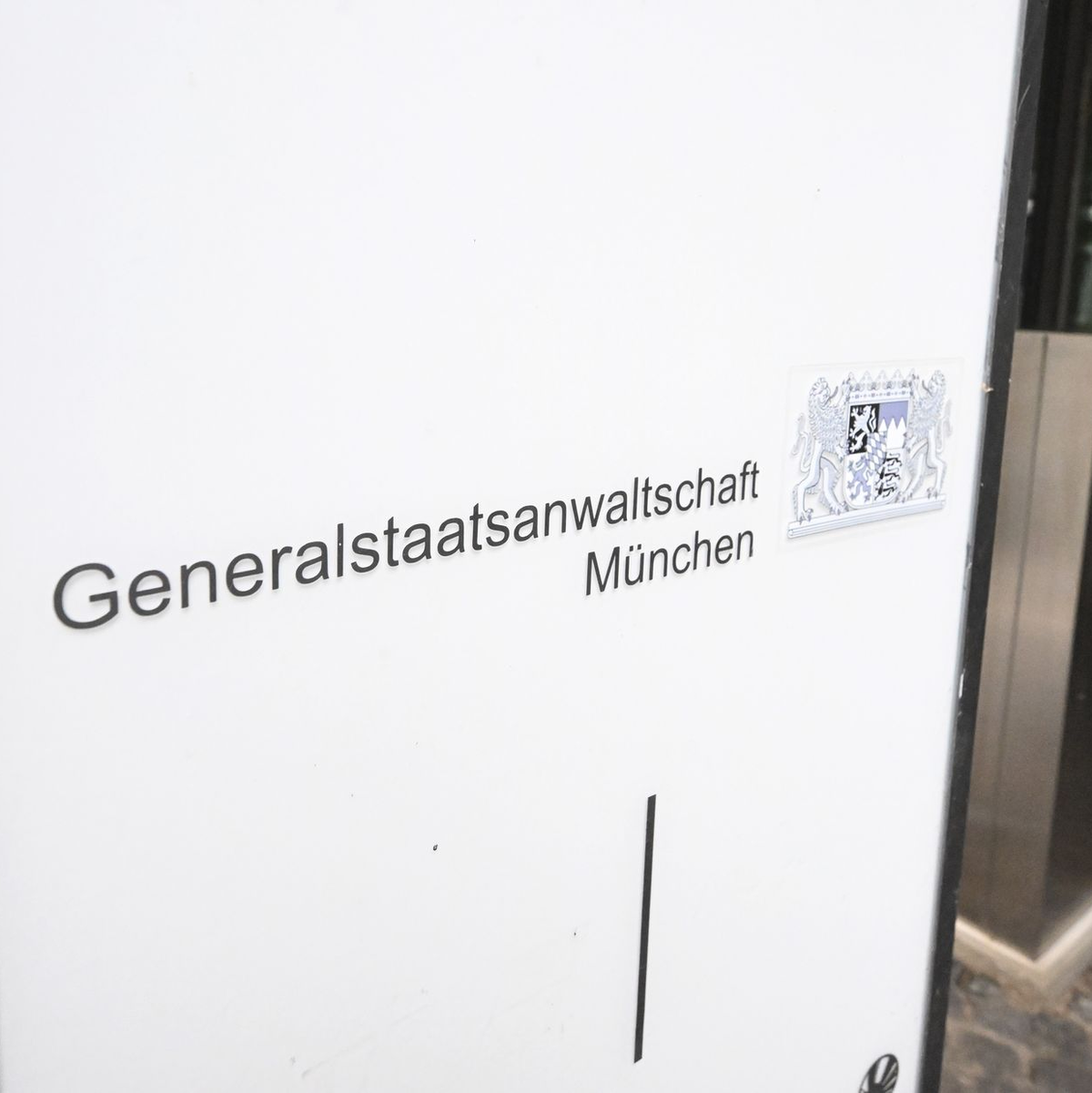 Die Generalstaatsanwaltschaft München ermittelt. - Foto: Felix Hörhager/dpa