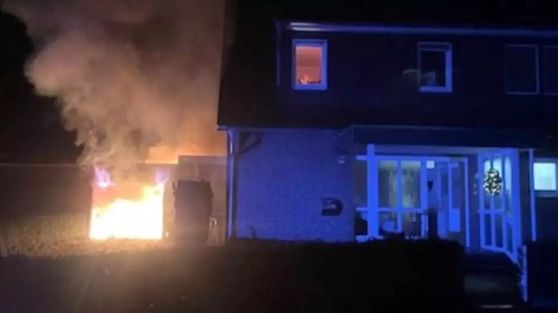 POL-ROW: ++ Zeven: Garage in Vollbrand ++ Scheeßel: Ohne Führerschein und mit 0,8 Promille unterwegs ++ BAB 1: 2,17 Promille und Beinaheunfall ++ - Bild: presseportal.de