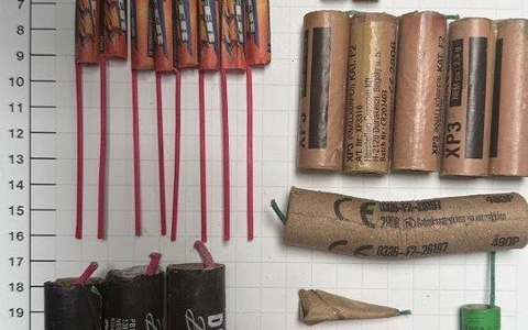 BPOL NRW: Hauptbahnhof Paderborn - Bundespolizei stellt 25 Böller sicher - Foto: presseportal.de