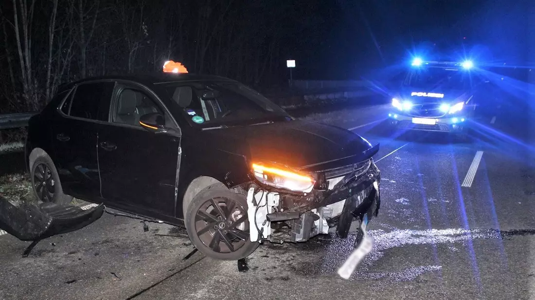 POL-NE: Unfall beim Wenden auf der Landstraße - Bild: presseportal.de