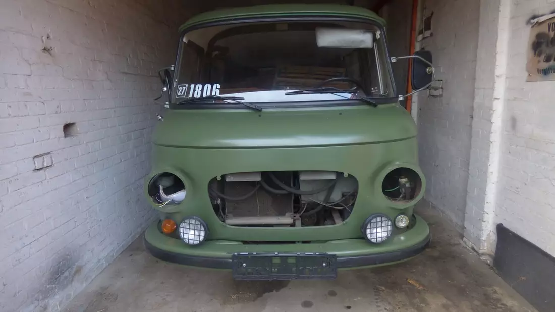 POL-HRO: Fahrzeugteile von DDR-Bus Barkas B1000 aus Garage gestohlen - Bild: presseportal.de