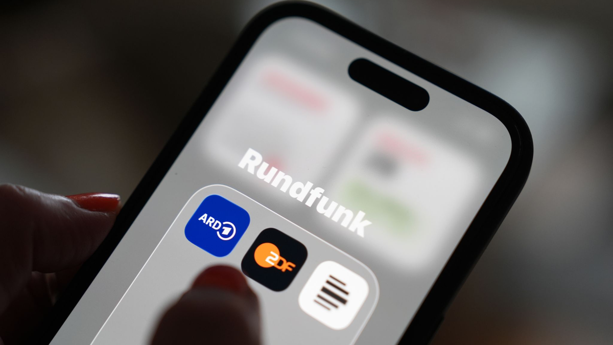 ARD und ZDF rücken bei den Audio-Inhalten näher zusammen. - Foto: Marcus Brandt/dpa