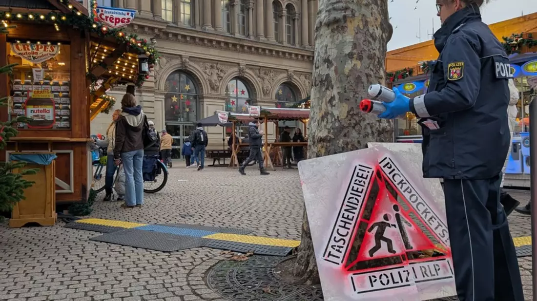 POL-PPMZ: Vermehrt Taschendiebstähle in Mainzer Innenstadt - Polizei mit Piktogramm-Präventionsaktion unterwegs - Bild: presseportal.de