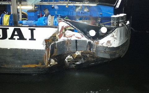 FW-DO: Frachtschiff nach Kollision mit Spundwand beschädigt - Foto: presseportal.de