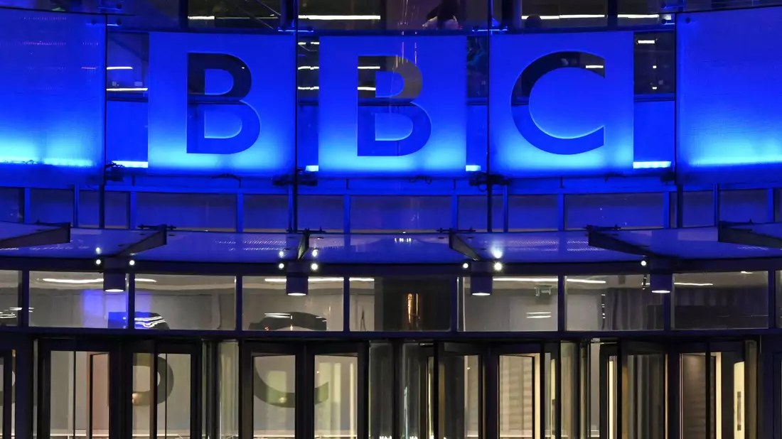 Seine Klage gegen die BBC hatte Trump schon vor einem Monat angekündigt. (Archivbild) - Bild: Anna Ross/dpa