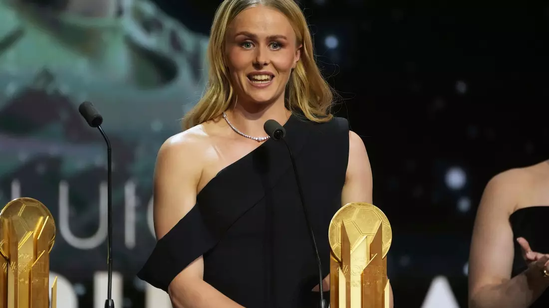 Bekommt noch eine Auszeichnung: Hannah Hampton. - Bild: Thibault Camus/AP/dpa