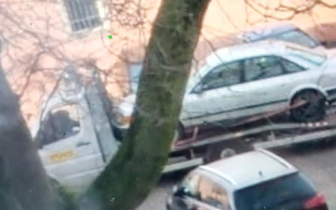 POL-Bremerhaven: Diebe schleppen Auto ab - Polizei sucht Zeugen - Foto: presseportal.de