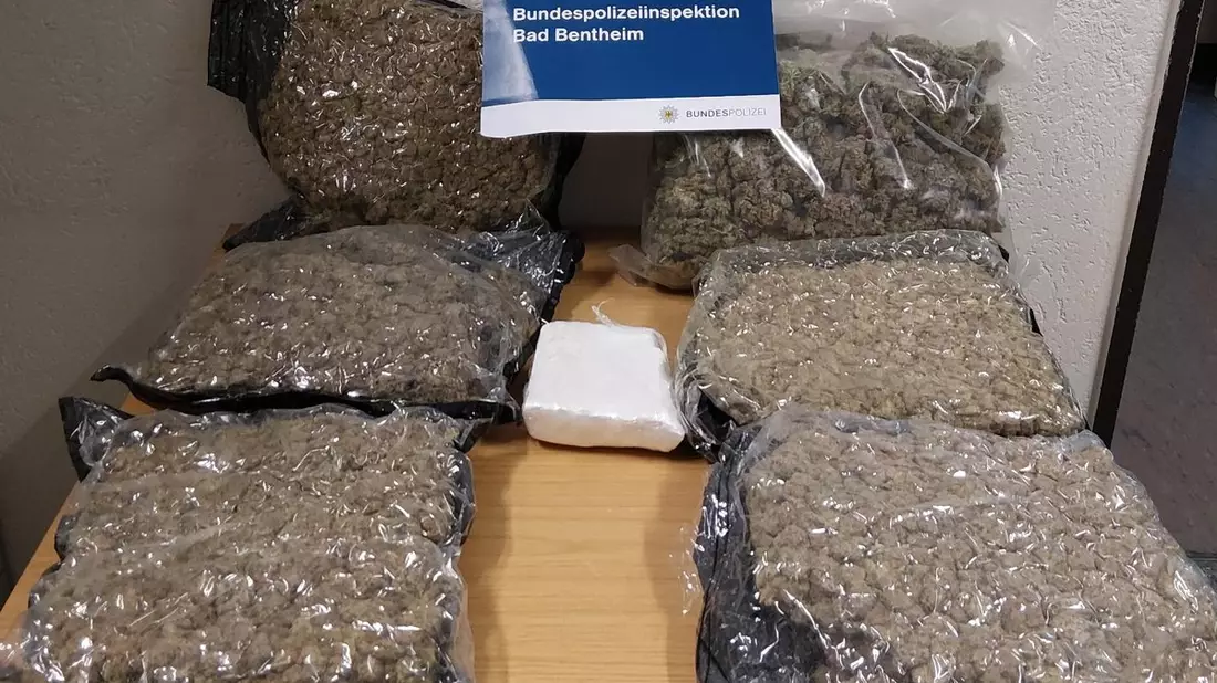 BPOL-BadBentheim: Marihuana und Kokain im Wert von über 100.000 Euro beschlagnahmt / Mutmaßlicher Drogenschmuggler in Untersuchungshaft - Bild: presseportal.de