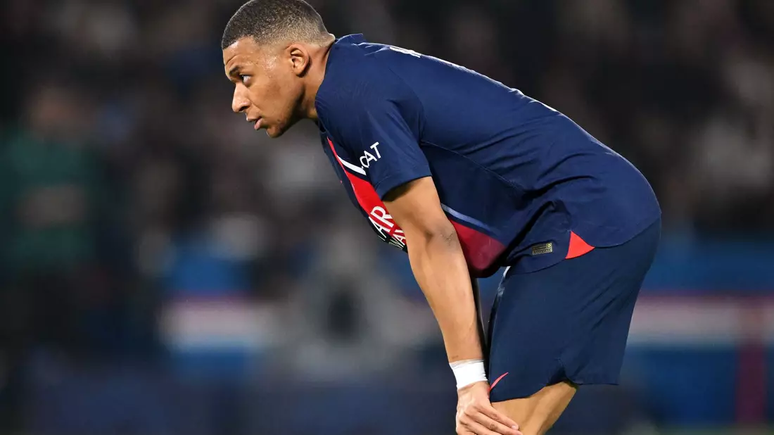 Das Arbeitsgericht hat Kylian Mbappé im Gehaltsstreit mit PSG recht gegeben (Archivbild). - Bild: Robert Michael/dpa