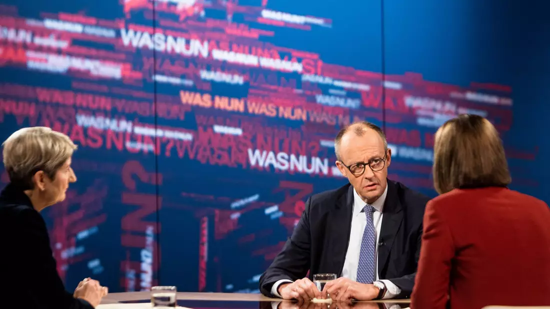 Bundeskanzler Merz stellte sich im ZDF Fragen zur Ukraine.  - Bild: Thomas Kierok/ZDF/dpa