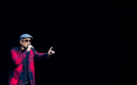 In Köln verfolgten Tausende Fans den Auftakt der Tour «Bei meiner Seele». - Foto: Rolf Vennenbernd/dpa