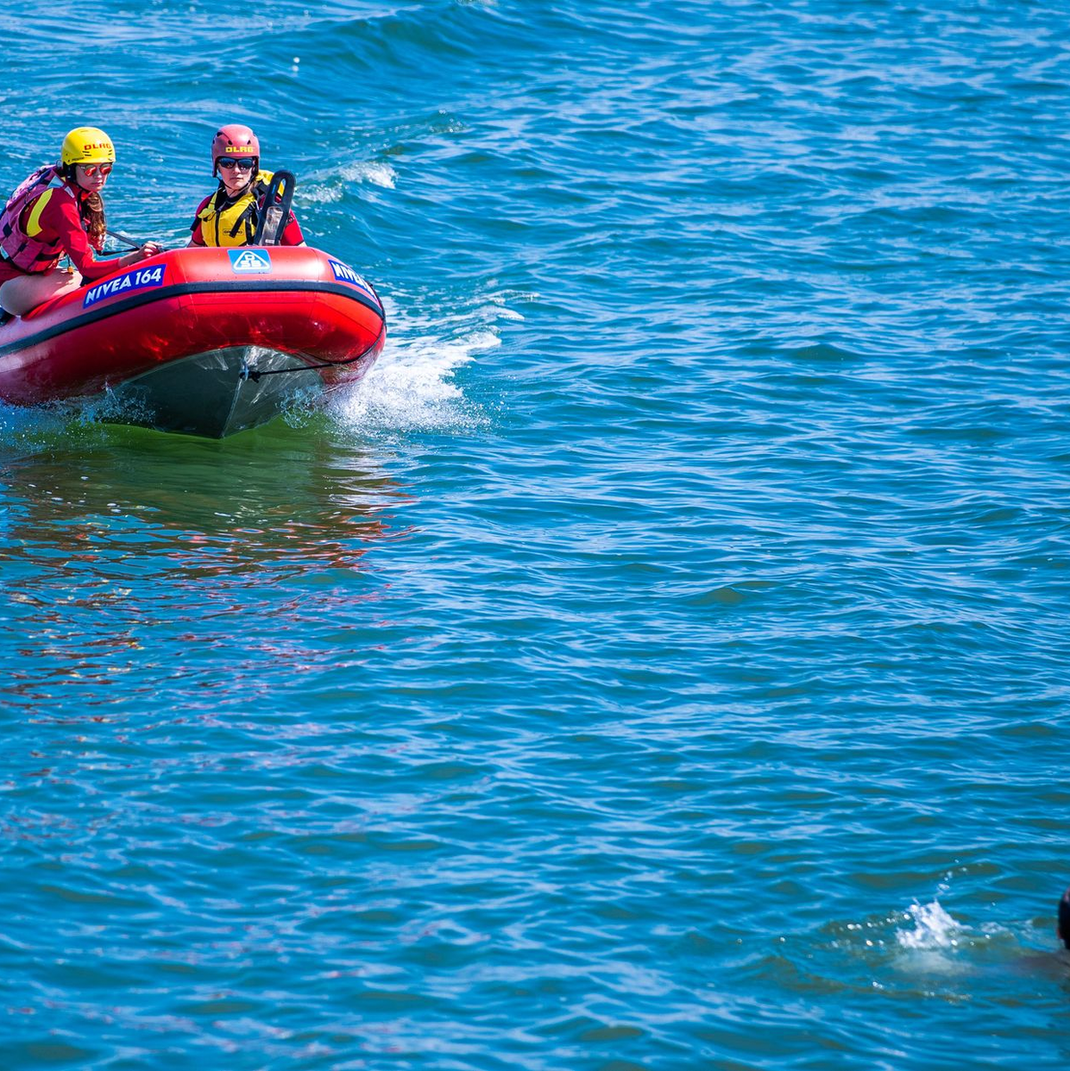 Die Zahl der Badetoten dürfte laut DLRG 2025 bei deutlich unter 400 liegen. (Archivbild) - Foto: Jens Büttner/dpa-Zentralbild/ZB