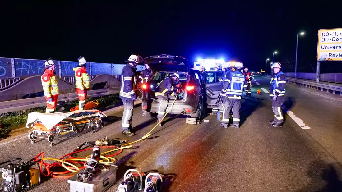 FW-DO: Verkehrsunfall auf der Mallinckrodtstraße führt zu Vollsperrung - Bild: presseportal.de